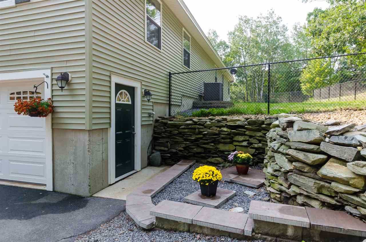 172 Old Derry Road Hudson, NH 03051 - Photo 6 of 40
