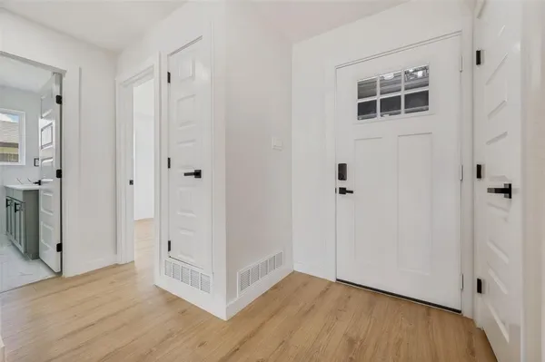 $305,000 | 1409 Southmoor Drive, Arlington, TX 76010