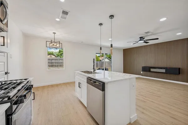 $305,000 | 1409 Southmoor Drive, Arlington, TX 76010