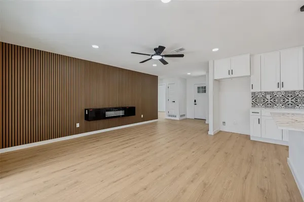 $305,000 | 1409 Southmoor Drive, Arlington, TX 76010
