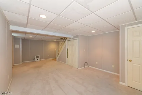 $930,000 | 7 Fernwood Trail, Mountain Lakes, NJ 07046