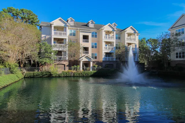 $1,575 | 2244 Ashley Crossing Drive, Unit 523, Charleston, SC 29414