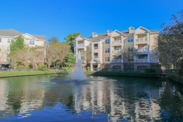 $1,575 | 2244 Ashley Crossing Drive, Unit 523, Charleston, SC 29414