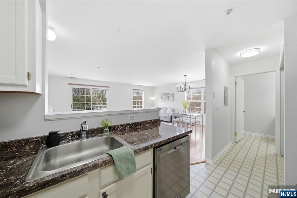 2903 Appleton Way Whippany, NJ 07981 - Photo 11 of 42