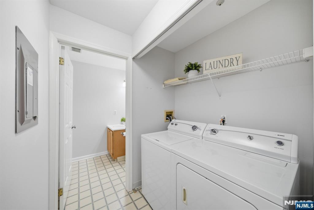 2903 Appleton Way Whippany, NJ 07981 - Photo 13 of 42