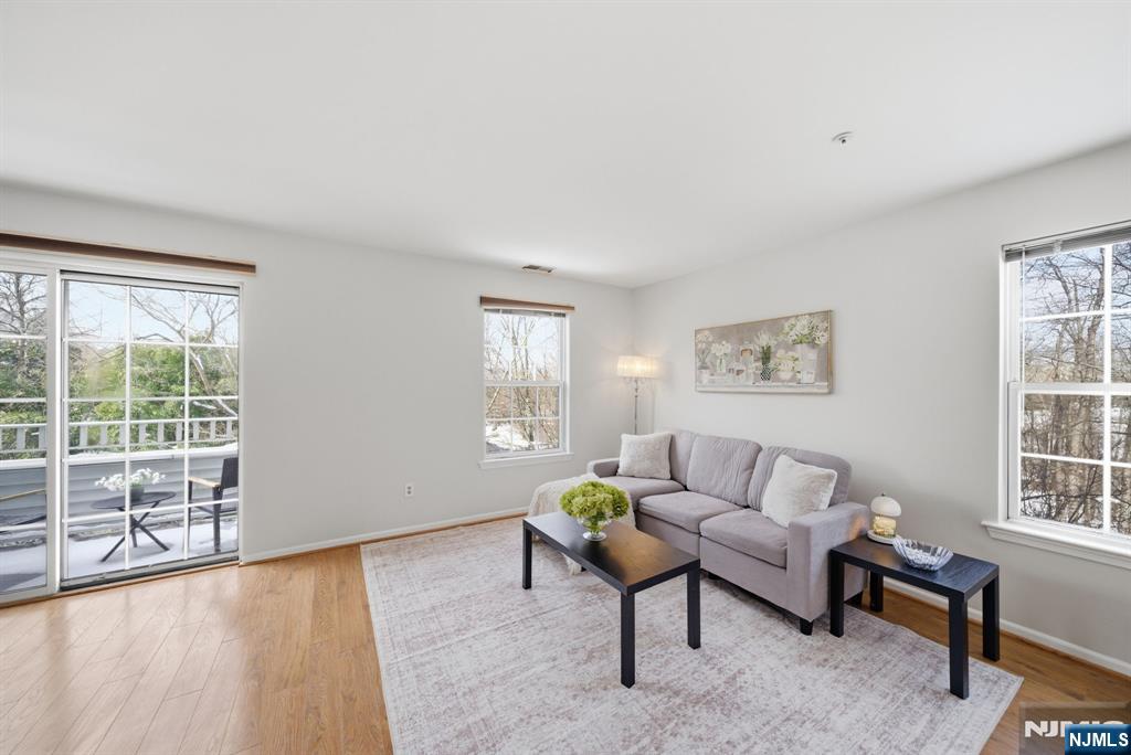 2903 Appleton Way Whippany, NJ 07981 - Photo 5 of 42