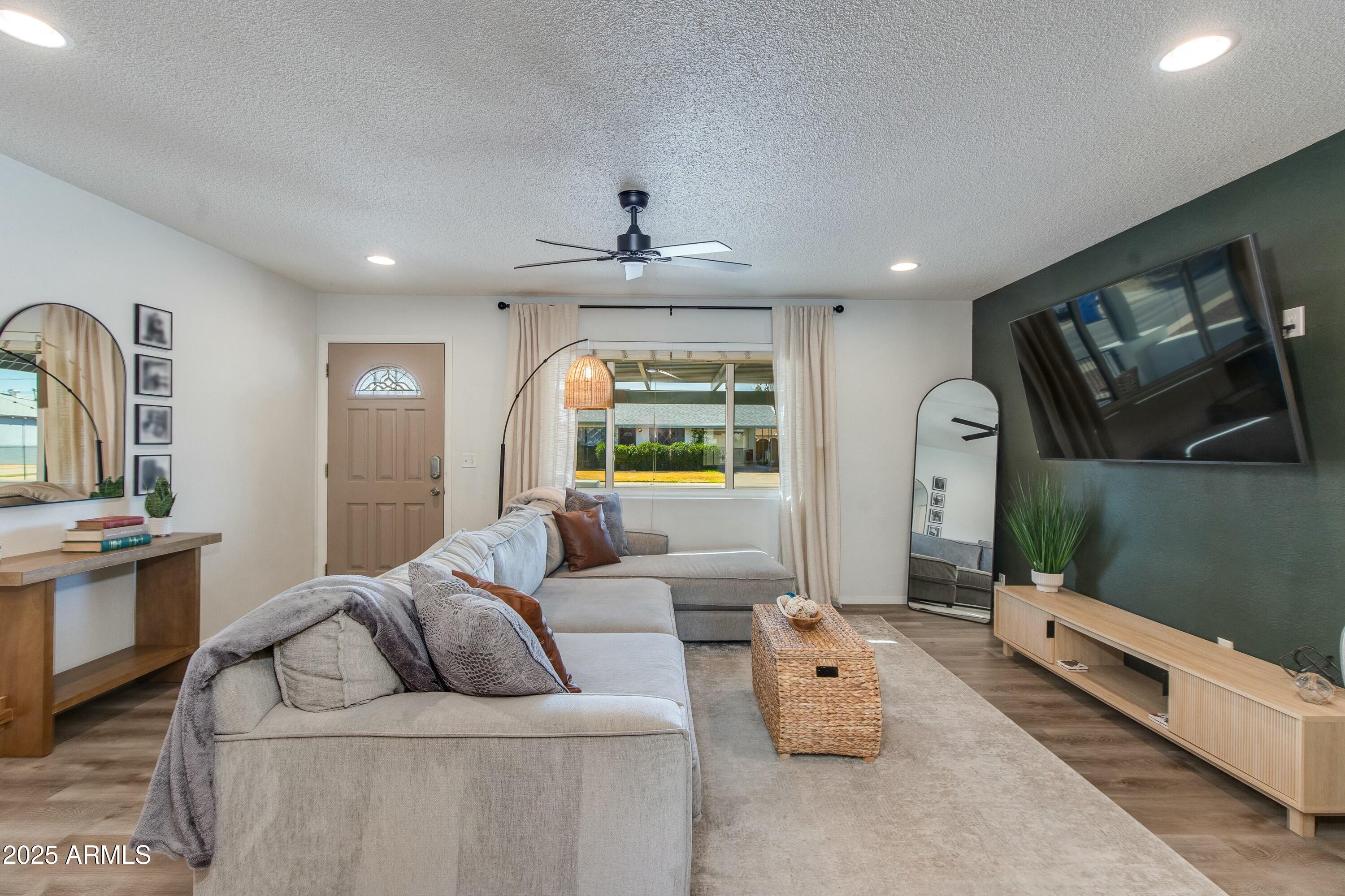 3350 West Charter Oak Road Phoenix, AZ 85029 - Photo 5 of 29 Living Room 2