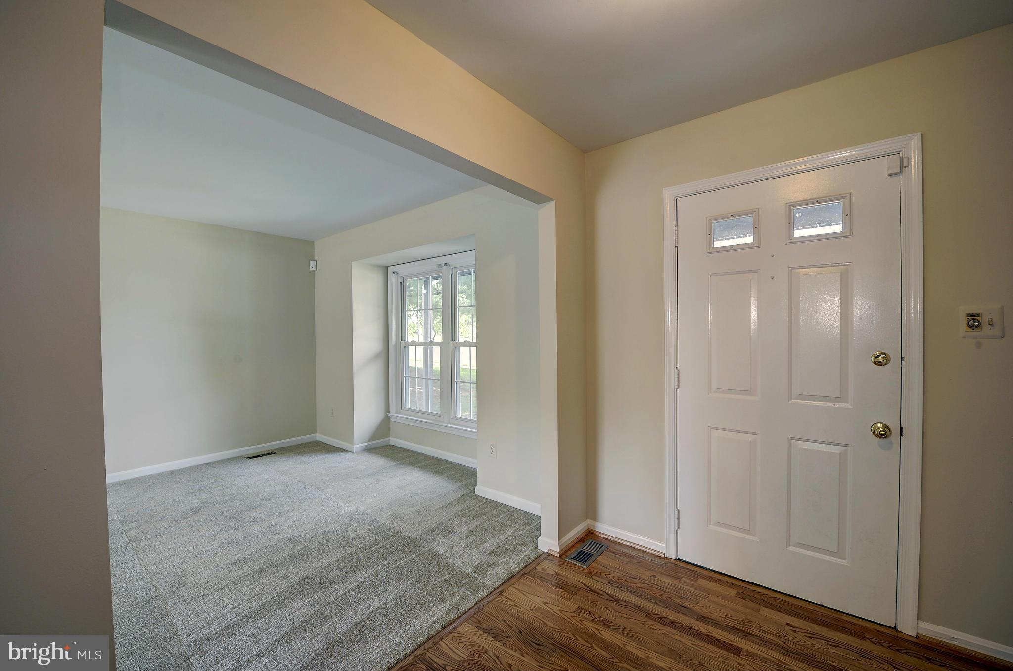 4320 Cub Run Road Chantilly, VA 20151 - Photo 3 of 30 an empty room with closet area