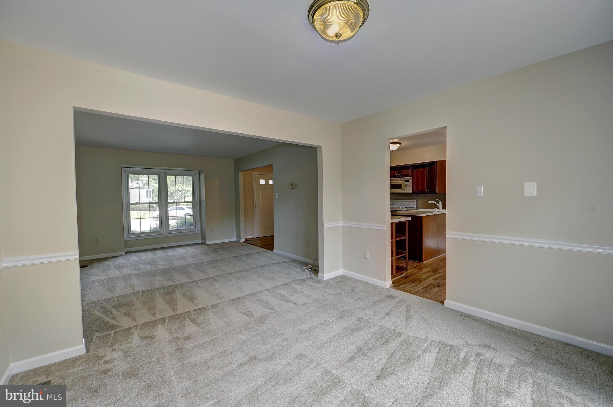 4320 Cub Run Road Chantilly, VA 20151 - Photo 7 of 30 an empty room with closet and windows