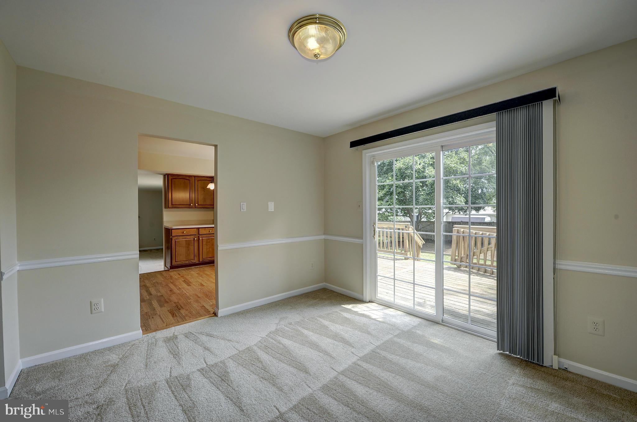 4320 Cub Run Road Chantilly, VA 20151 - Photo 8 of 30 an empty room with windows and closet