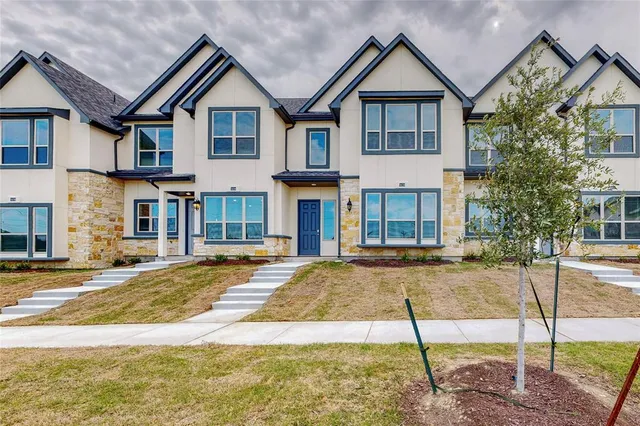 $2,550 | 16082 Doe Lk Drive, Frisco, TX 75033