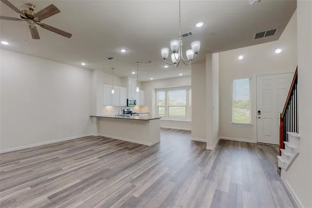 $2,550 | 16082 Doe Lk Drive, Frisco, TX 75033