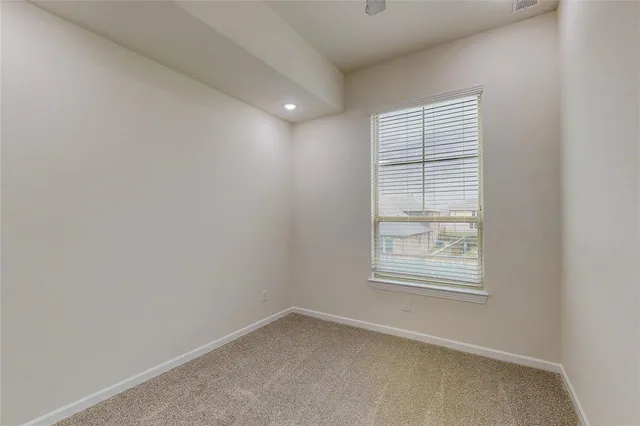 $2,550 | 16082 Doe Lk Drive, Frisco, TX 75033