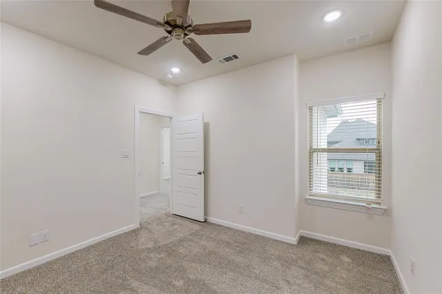 $2,550 | 16082 Doe Lk Drive, Frisco, TX 75033