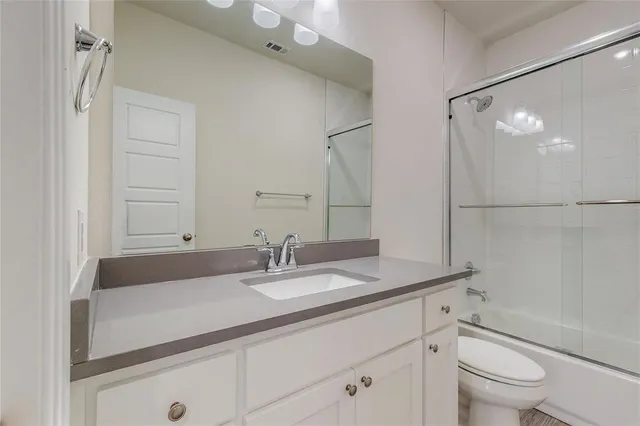 $2,550 | 16082 Doe Lk Drive, Frisco, TX 75033