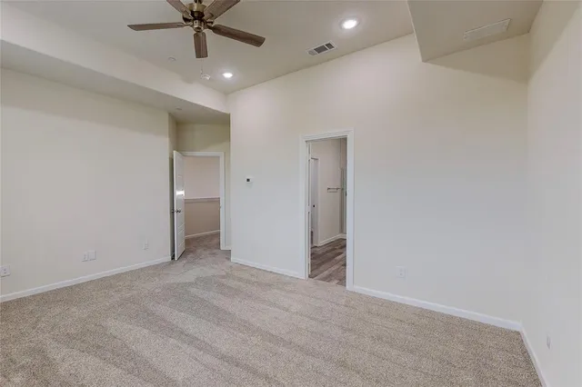 $2,550 | 16082 Doe Lk Drive, Frisco, TX 75033