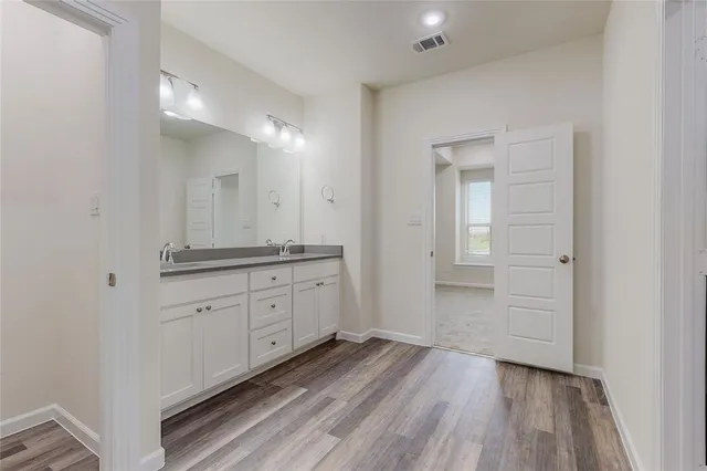 $2,550 | 16082 Doe Lk Drive, Frisco, TX 75033