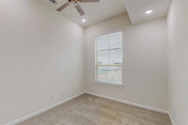 $2,550 | 16082 Doe Lk Drive, Frisco, TX 75033