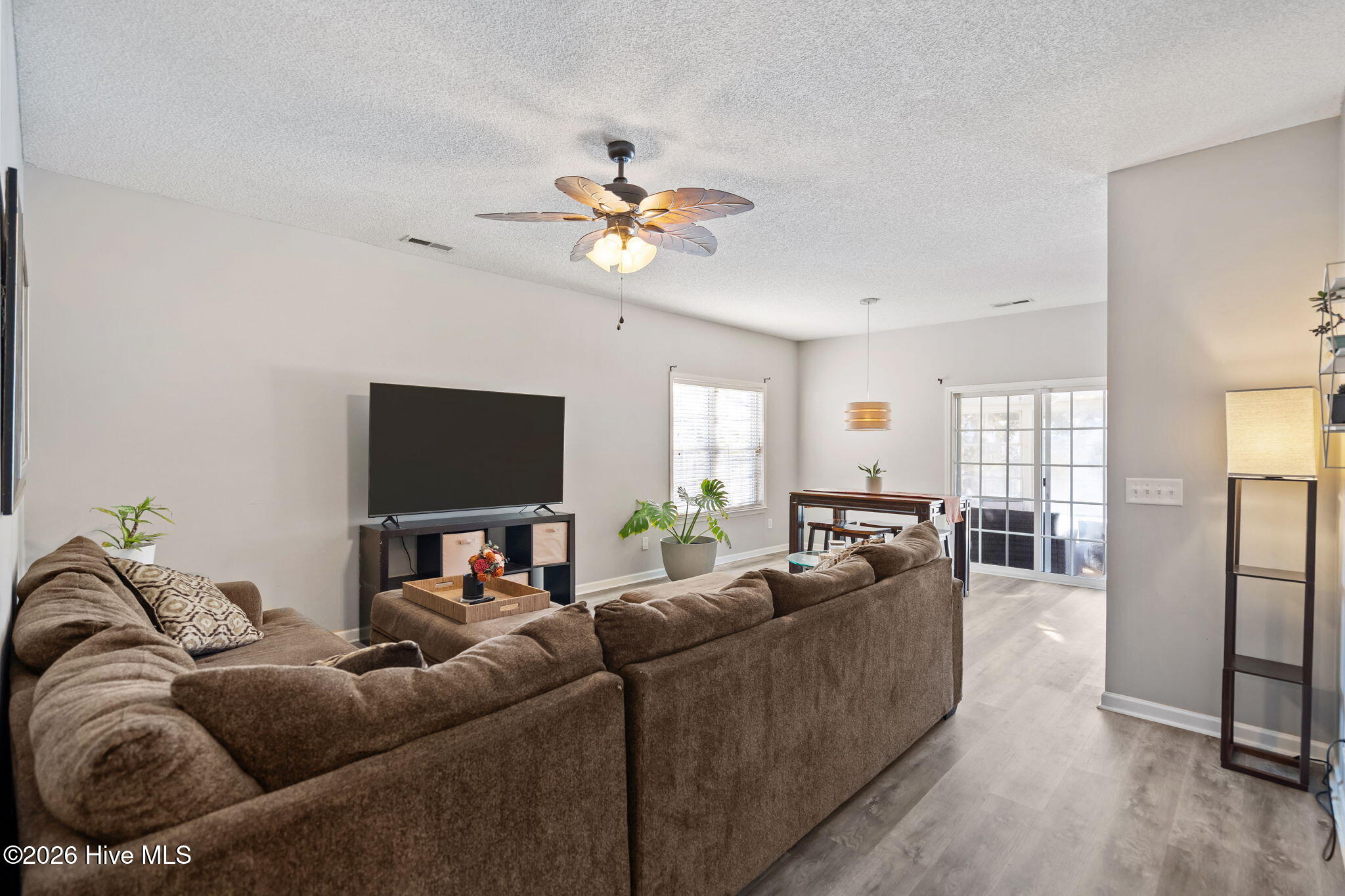 6816 Teviot Road Wilmington, NC 28412 - Photo 2 of 29 26-web-or-mls-DSC09588