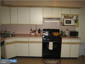 309 Righter Street Philadelphia, PA 19128 - Photo 5 of 11 Kitchen