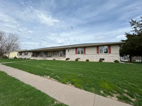 $189,000 | 1233 47th Ave Court, Unit 16, East Moline, IL 61244