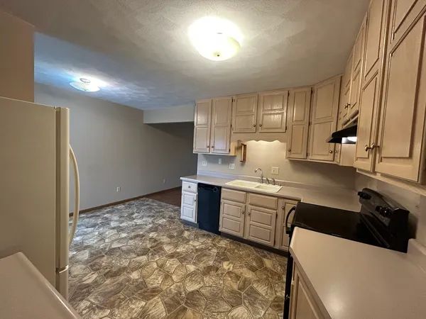 $189,000 | 1233 47th Ave Court, Unit 16, East Moline, IL 61244