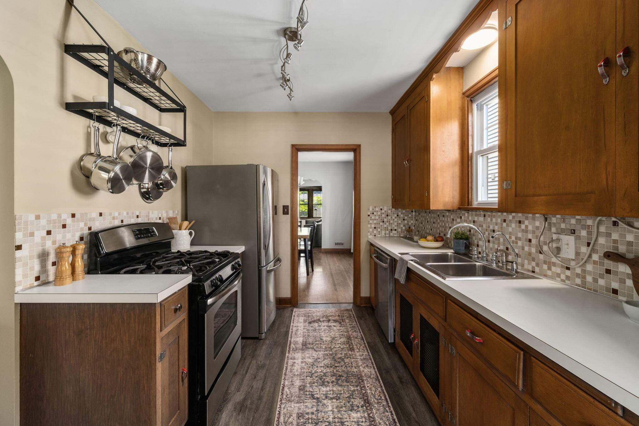 780 Vernon Road Columbus, OH 43209 - Photo 20 of 58 Kitchen