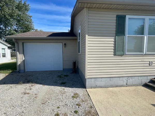 $179,500 | 1350 South Ruth Street, Rushville, IN 46173