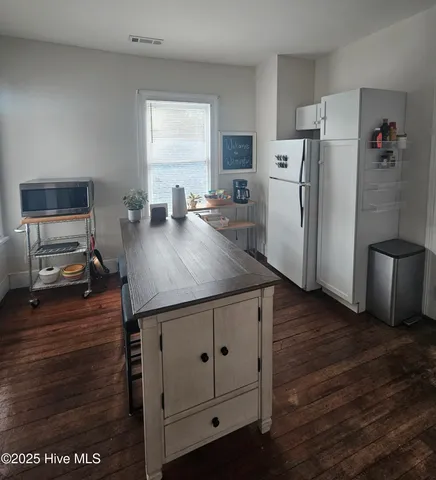 $2,100 | 315 Church Street, Unit C, Wilmington, NC 28401