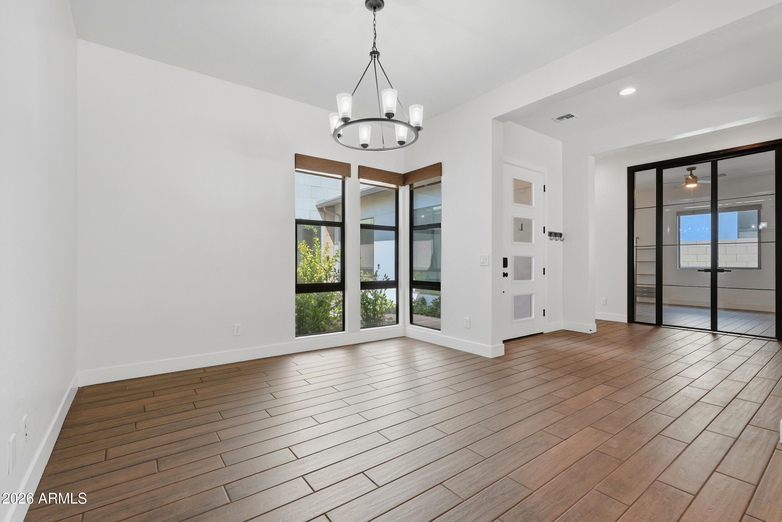 813 East Corral Road Phoenix, AZ 85042 - Photo 4 of 67 10_dsc00746
