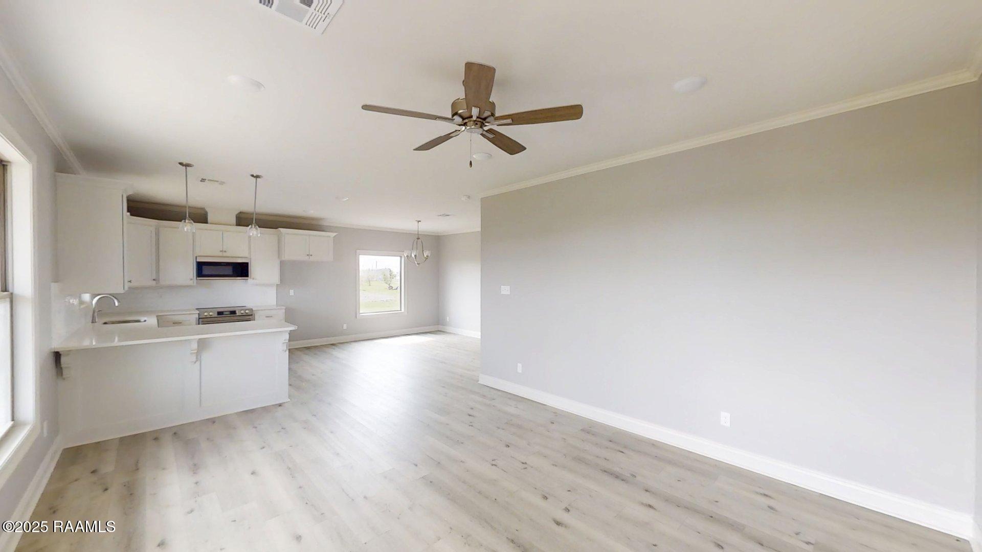 9916 Lou Ella Road Kaplan, LA 70548 - Photo 2 of 20 9916-Lou-Ella-Rd-Kaplan-LA-70548-Living