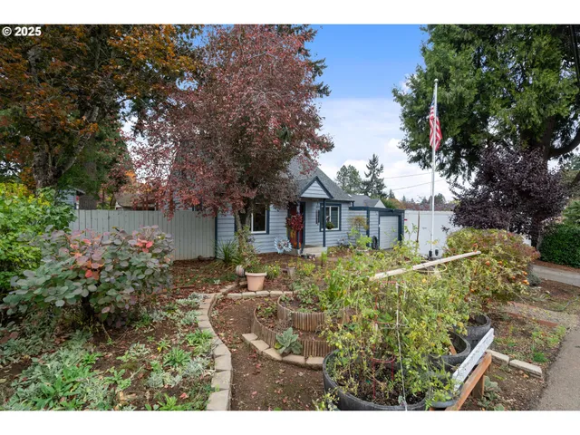 $435,000 | 585 Madrona Avenue South, Salem, OR 97302