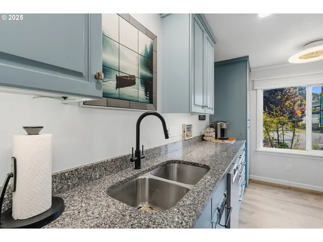 $435,000 | 585 Madrona Avenue South, Salem, OR 97302