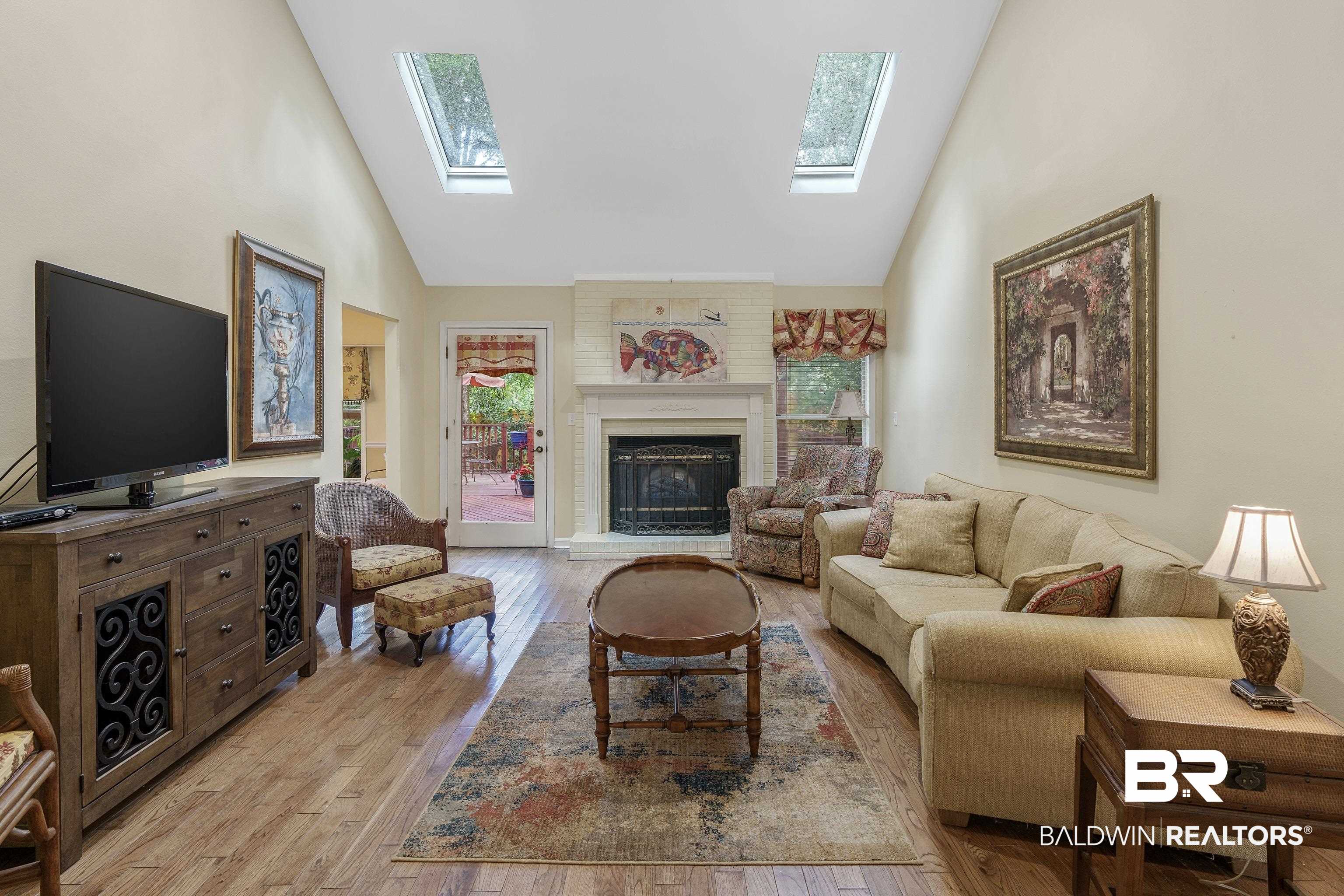 305 Beall Lane Daphne, AL 36526 - Photo 10 of 28 Living Room