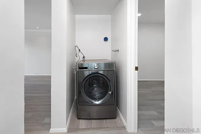 a view of a yard in front of house