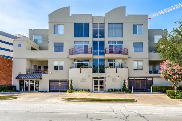 $460,000 | 3320 Camp Bowie Boulevard, Unit 1201, Fort Worth, TX 76107