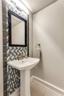 $460,000 | 3320 Camp Bowie Boulevard, Unit 1201, Fort Worth, TX 76107