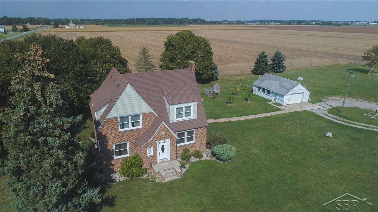 10035 King Road Frankenmuth, MI 48734 - Photo 6 of 61 31344369-5.JPG