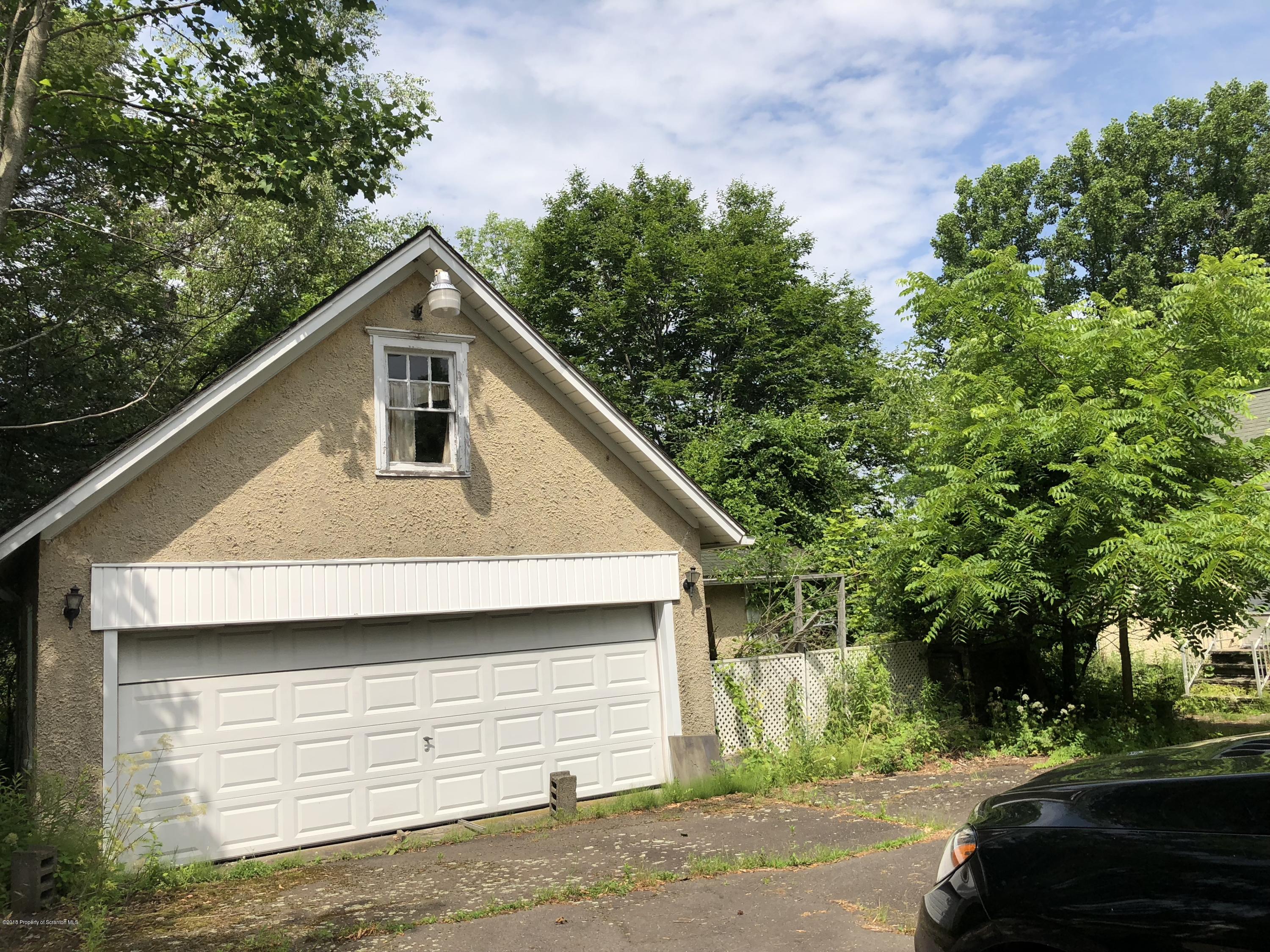 605 North Abington Road Clarks Summit, PA 18411 - Photo 4 of 29 Gallery Image 4