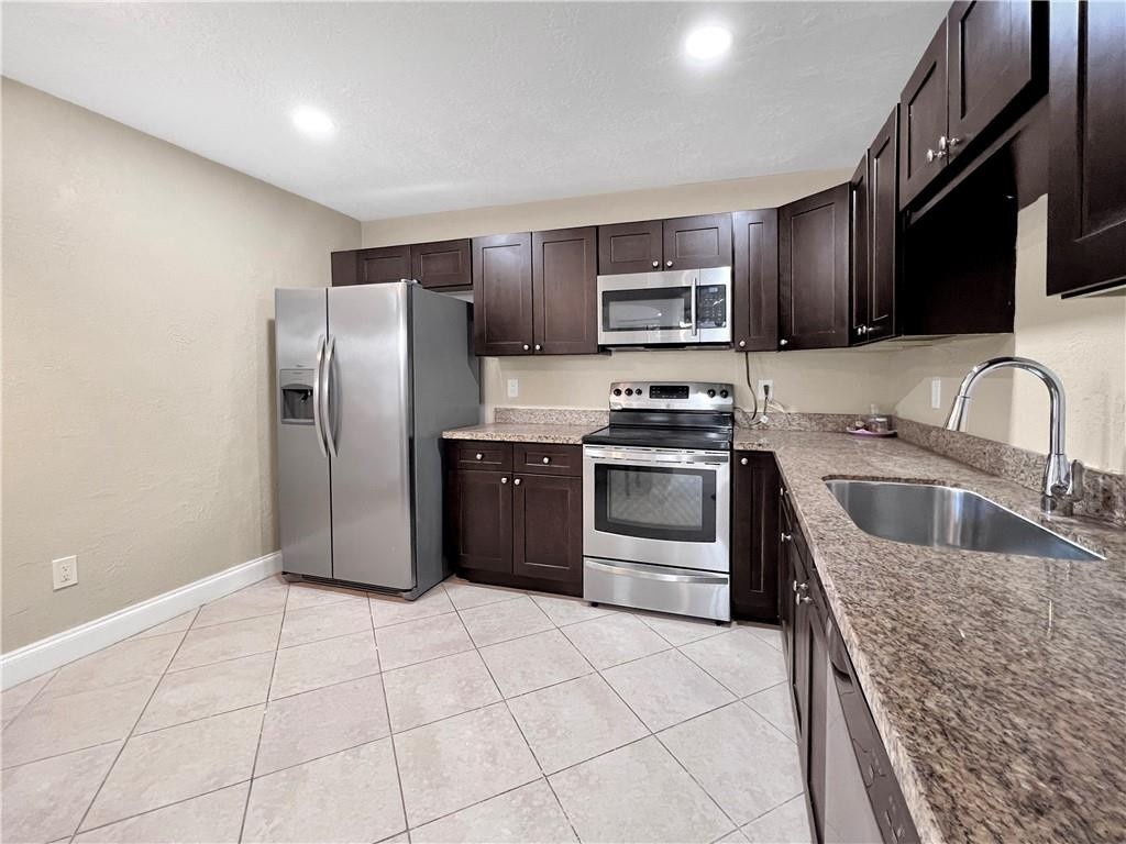 9298 Sable Ridge Circle, Unit C Boca Raton, FL 33428 - Photo 2 of 43 Photo 2