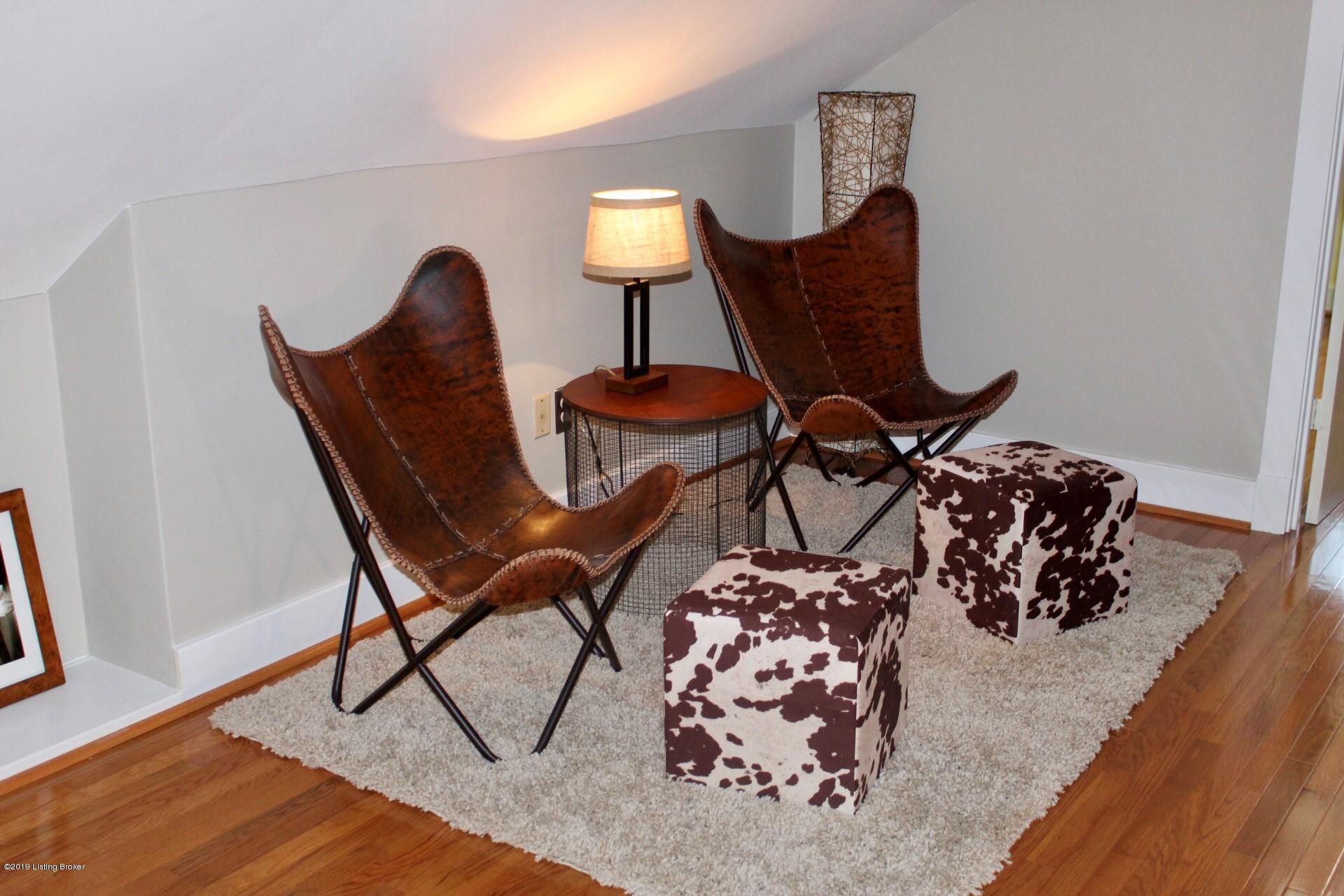 212 Iola Road Louisville, KY 40207 - Photo 24 of 29 212 Iola RdUpstairs_Sitting