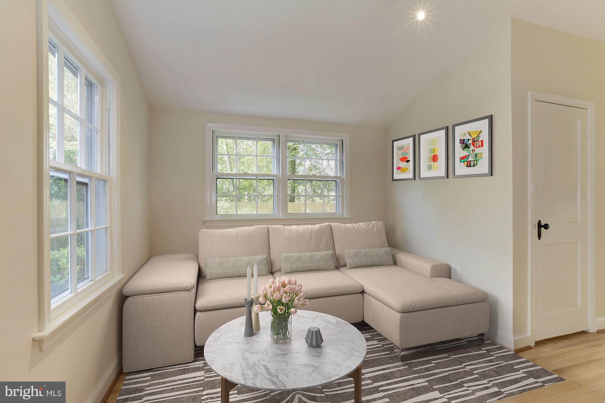 9914 Woodburn Road Silver Spring, MD 20901 - Photo 5 of 28 Sitting Room