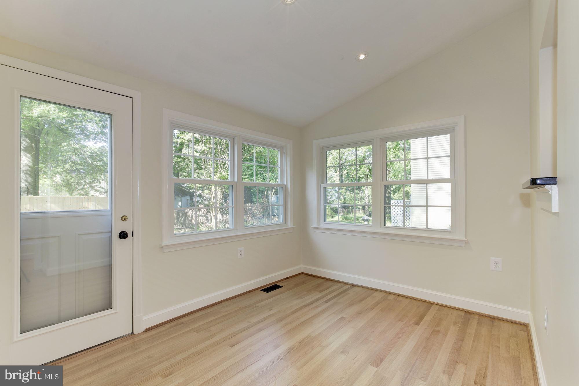 9914 Woodburn Road Silver Spring, MD 20901 - Photo 7 of 28 Dining Room