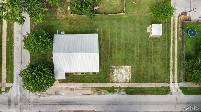 $170,000 | 211 South Lake Street, Mount Olive, IL 62069