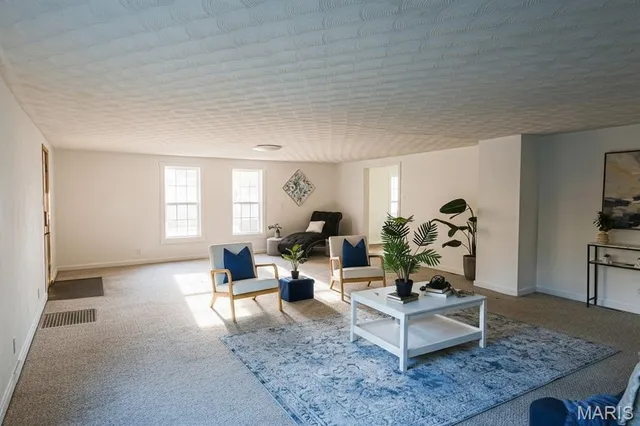 $170,000 | 211 South Lake Street, Mount Olive, IL 62069