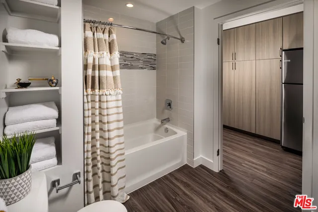 $1,961 | 555 North Spring Street, Unit B430, Los Angeles, CA 90012