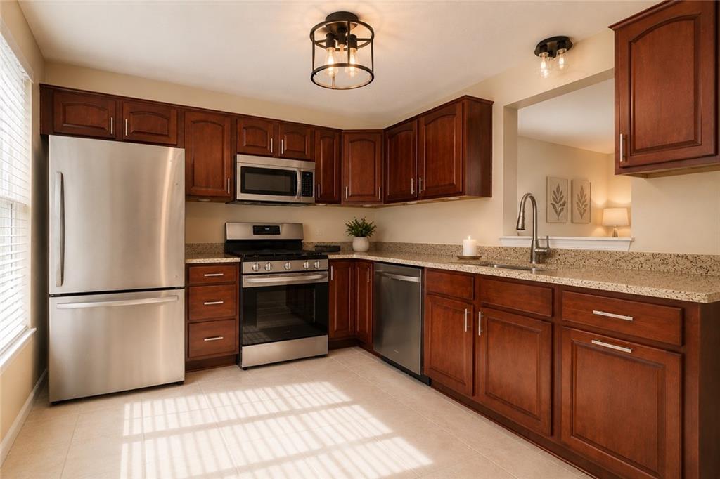 433 Georgetown Court Seven Fields, PA 16046 - Photo 11 of 23