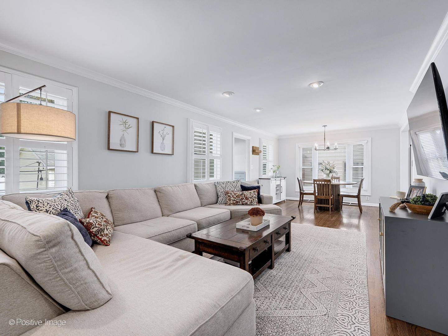 637 South Prospect Avenue Elmhurst, IL 60126 - Photo 18 of 37 a living room with furniture and a large window