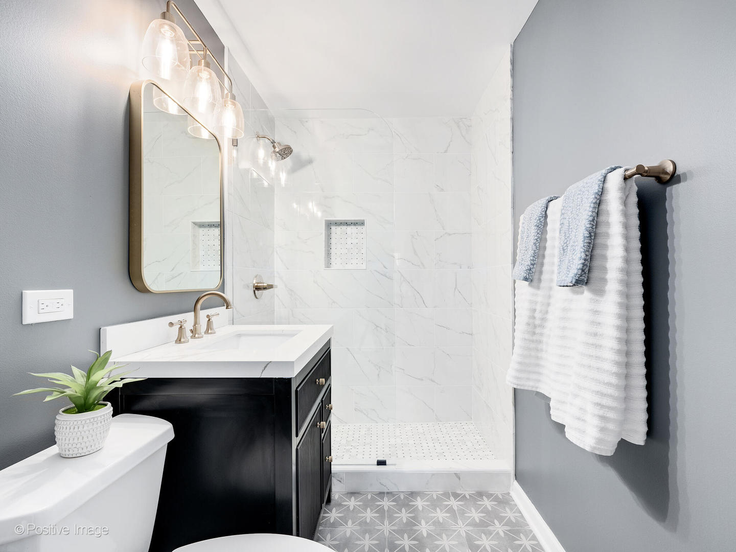 637 South Prospect Avenue Elmhurst, IL 60126 - Photo 20 of 37 a bathroom with a sink and mirror with toilet