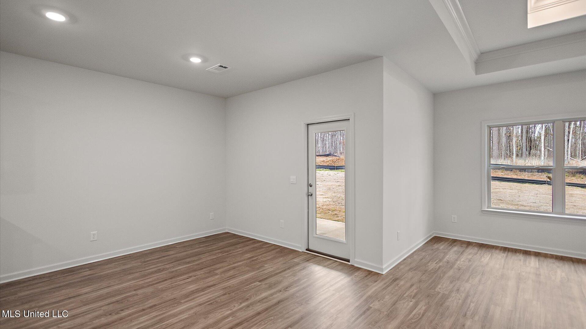 723 Honeysuckle Loop Canton, MS 39046 - Photo 5 of 21 09-HTP23888